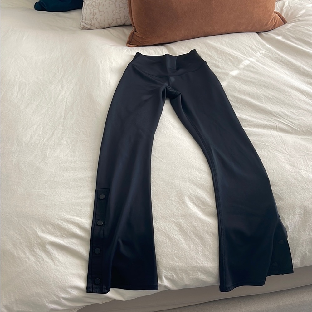 Alo yoga game changer leggings